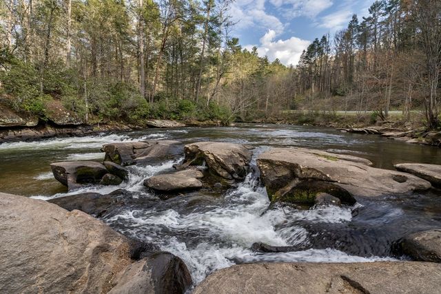 967 River Bend Lane, Blue Ridge, GA 30513