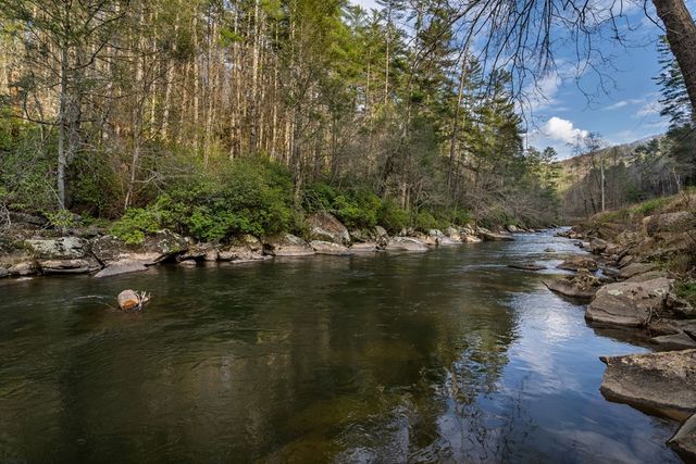 967 River Bend Lane, Blue Ridge, GA 30513