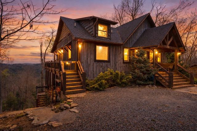 967 River Bend Lane, Blue Ridge, GA 30513