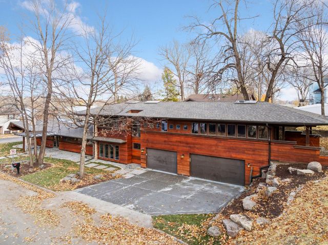4945 Glen Elyn Road, Mound, MN 55364