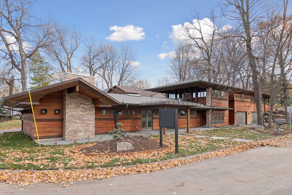 4945 Glen Elyn Road, Mound, MN 55364