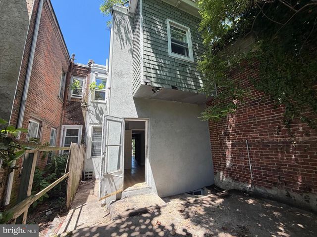 2213 N 11TH ST, Philadelphia, PA 19133