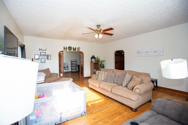 405 S Mulberry Street, Fairland, IN 46126