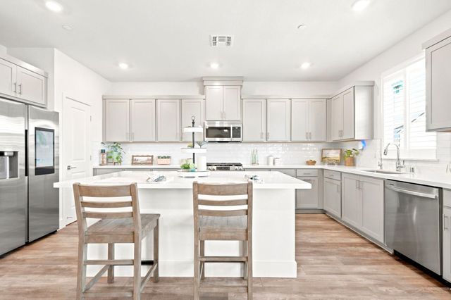 2201 Brighton Drive, Hollister, CA 95023