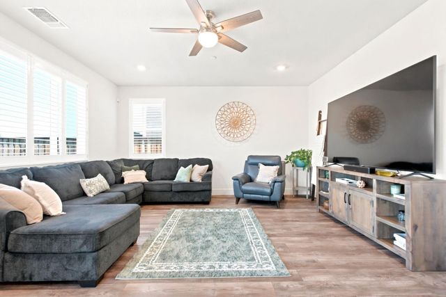 2201 Brighton Drive, Hollister, CA 95023