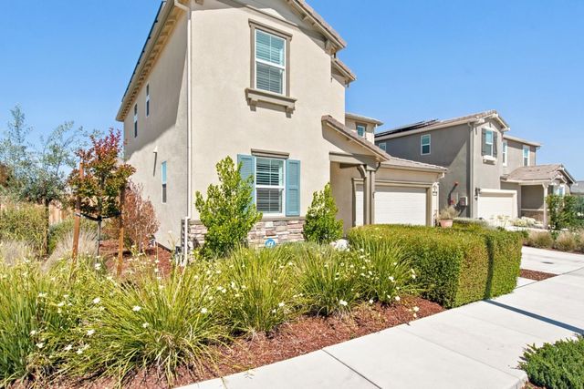 2201 Brighton Drive, Hollister, CA 95023
