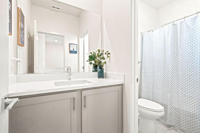 2201 Brighton Drive, Hollister, CA 95023