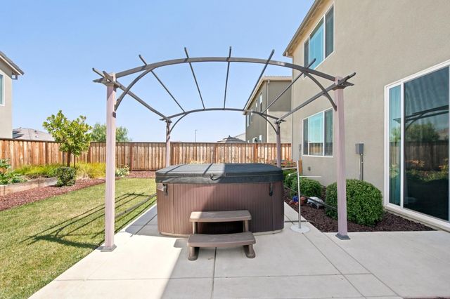 2201 Brighton Drive, Hollister, CA 95023