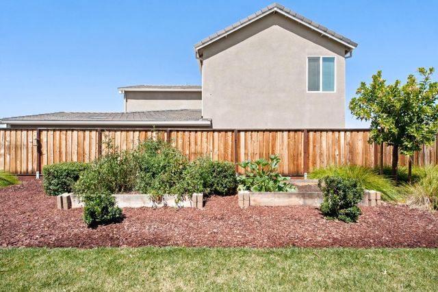 2201 Brighton Drive, Hollister, CA 95023
