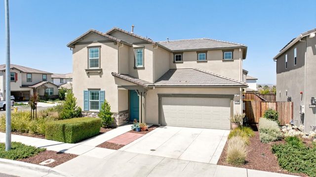 2201 Brighton Drive, Hollister, CA 95023