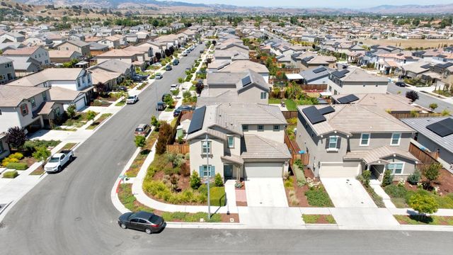 2201 Brighton Drive, Hollister, CA 95023