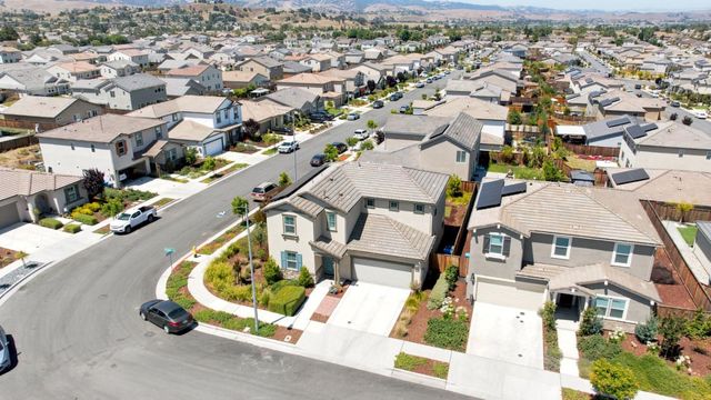 2201 Brighton Drive, Hollister, CA 95023