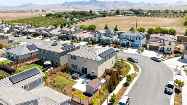 2201 Brighton Drive, Hollister, CA 95023