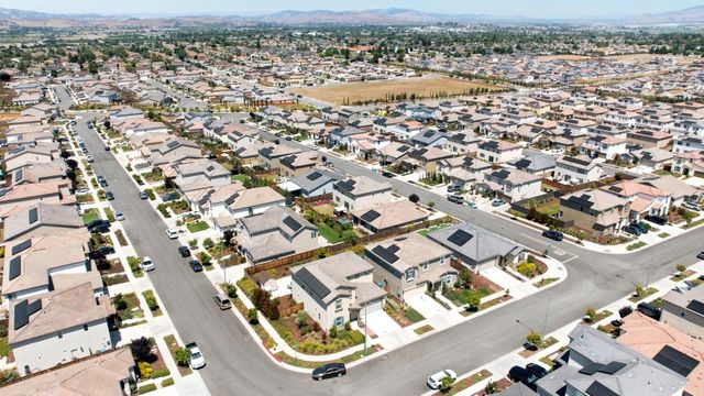 2201 Brighton Drive, Hollister, CA 95023