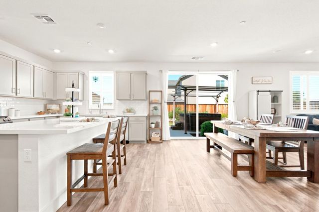 2201 Brighton Drive, Hollister, CA 95023