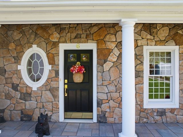 6 Church St, Grafton, MA 01519
