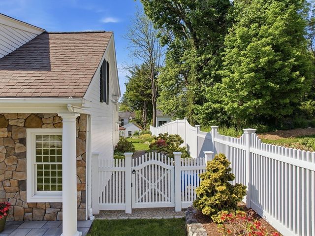 6 Church St, Grafton, MA 01519