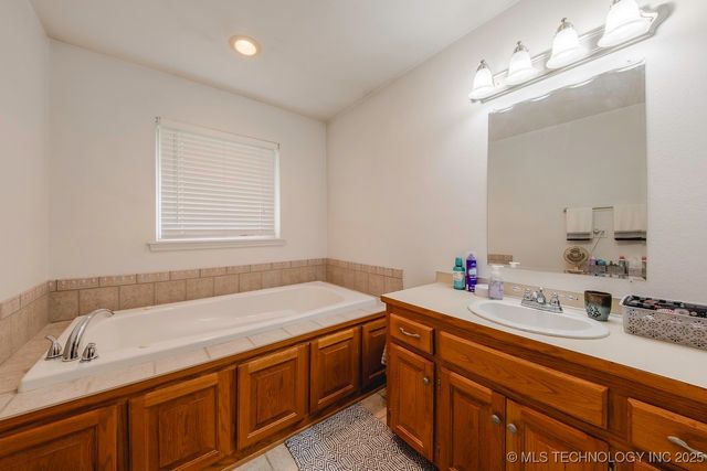 463696 E 1044 Loop, Sallisaw, OK 74955