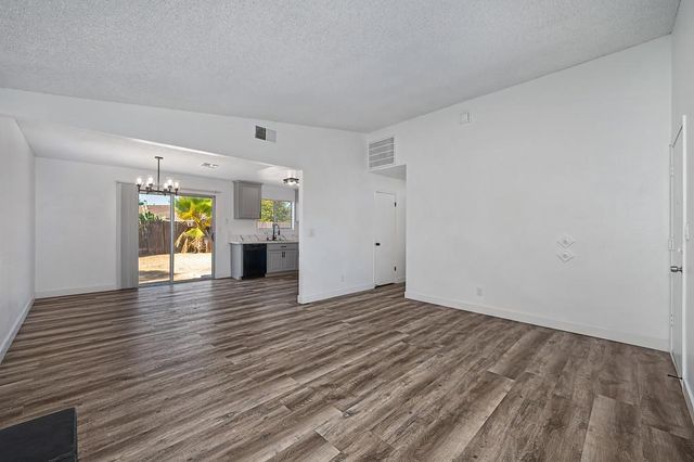 10 Malino Ct, Sacramento, CA 95823