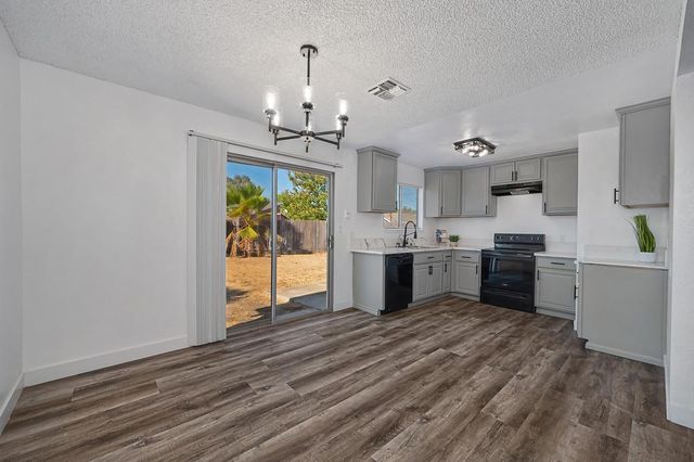 10 Malino Ct, Sacramento, CA 95823
