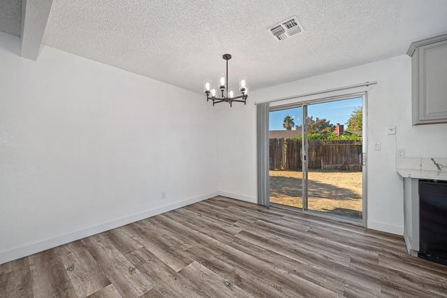 10 Malino Ct, Sacramento, CA 95823