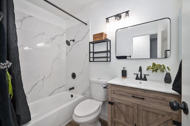10 Malino Ct, Sacramento, CA 95823