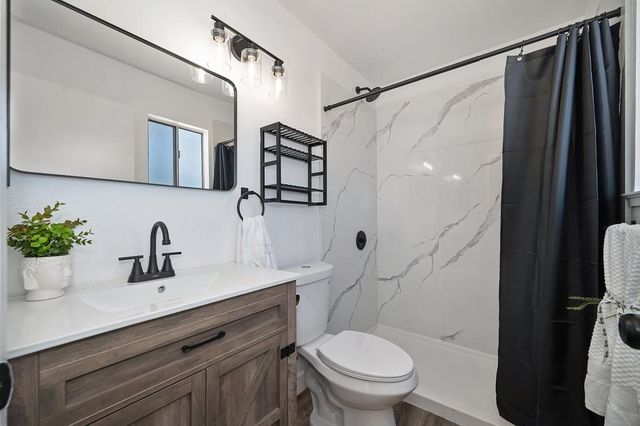 10 Malino Ct, Sacramento, CA 95823
