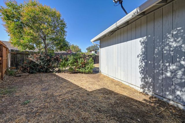 10 Malino Ct, Sacramento, CA 95823