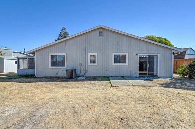 10 Malino Ct, Sacramento, CA 95823