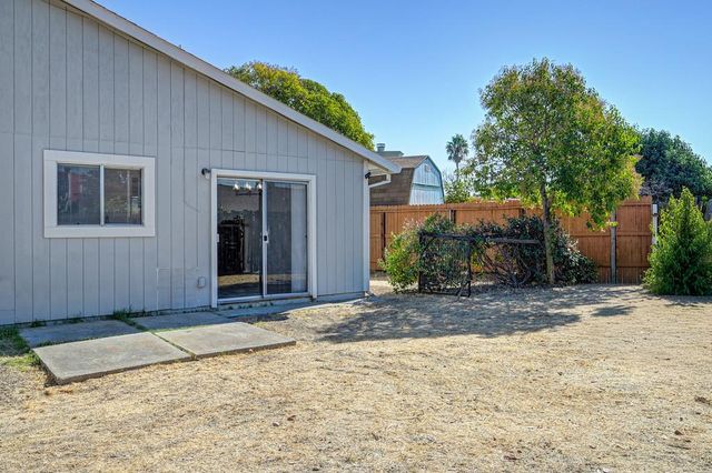 10 Malino Ct, Sacramento, CA 95823
