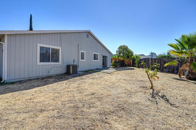10 Malino Ct, Sacramento, CA 95823