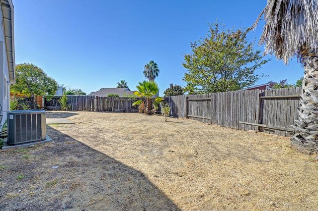 10 Malino Ct, Sacramento, CA 95823