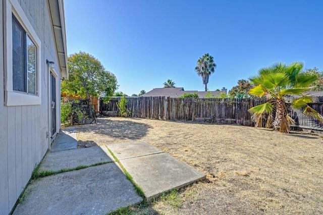 10 Malino Ct, Sacramento, CA 95823