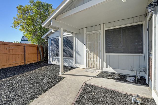 10 Malino Ct, Sacramento, CA 95823