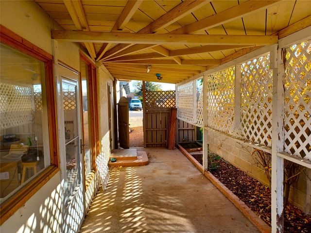 1833 Kiva Road, Santa Fe, NM 87505