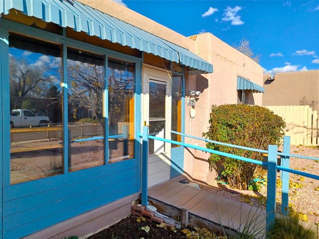 1833 Kiva Road, Santa Fe, NM 87505