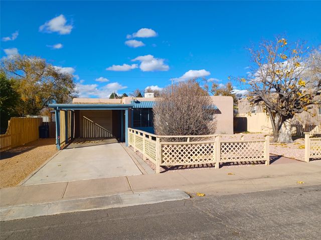 1833 Kiva Road, Santa Fe, NM 87505