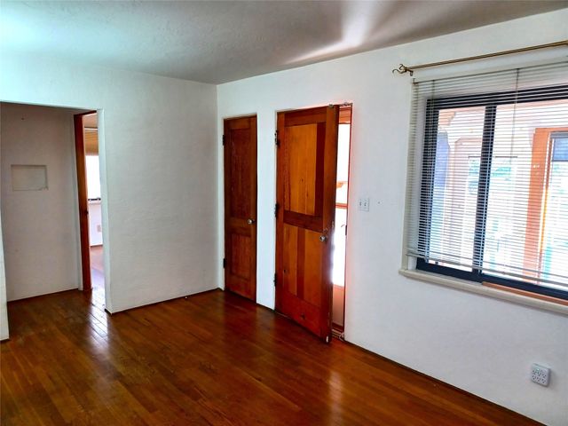 1833 Kiva Road, Santa Fe, NM 87505