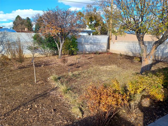 1833 Kiva Road, Santa Fe, NM 87505