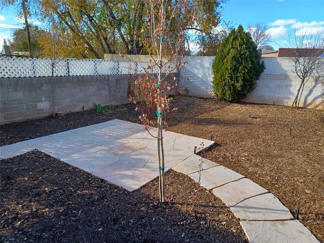 1833 Kiva Road, Santa Fe, NM 87505