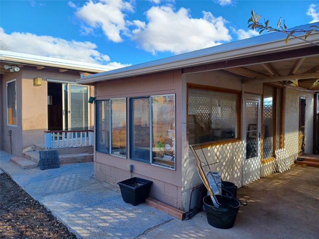 1833 Kiva Road, Santa Fe, NM 87505