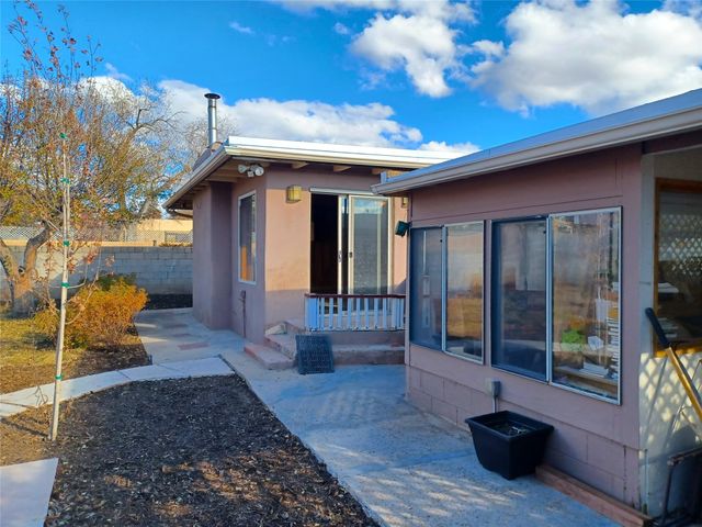 1833 Kiva Road, Santa Fe, NM 87505