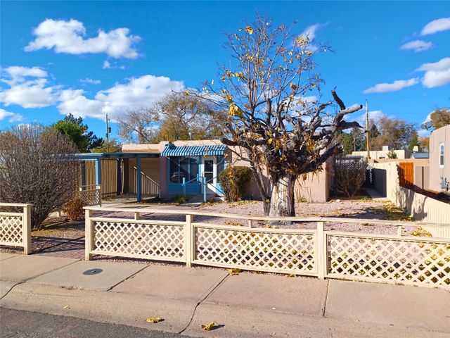 1833 Kiva Road, Santa Fe, NM 87505