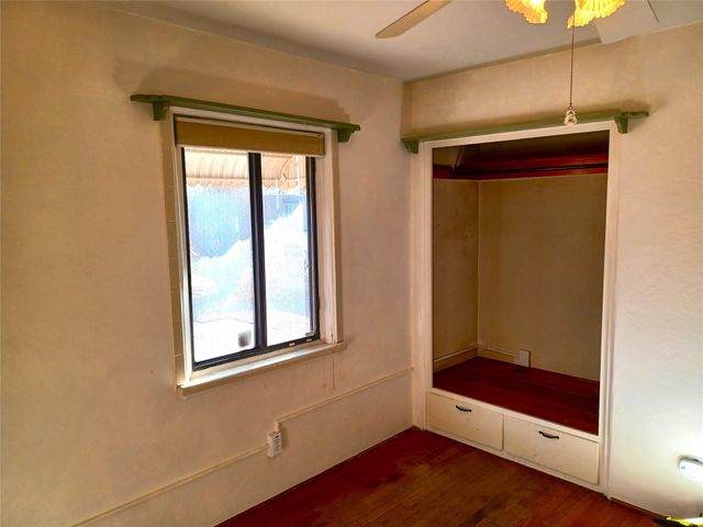 1833 Kiva Road, Santa Fe, NM 87505