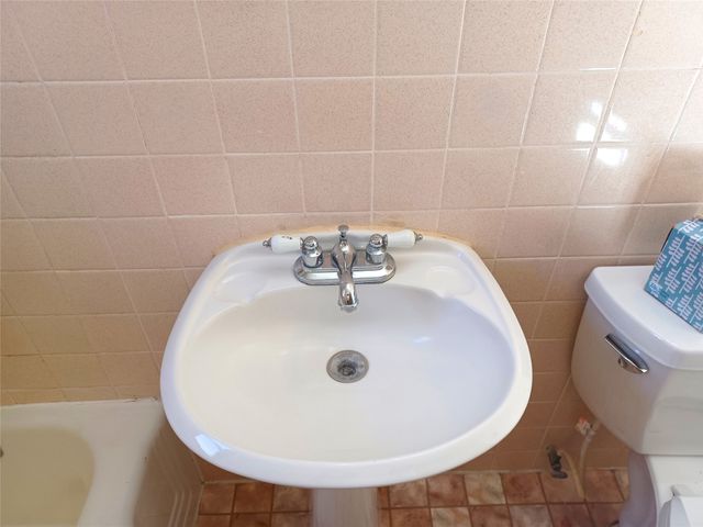 1833 Kiva Road, Santa Fe, NM 87505