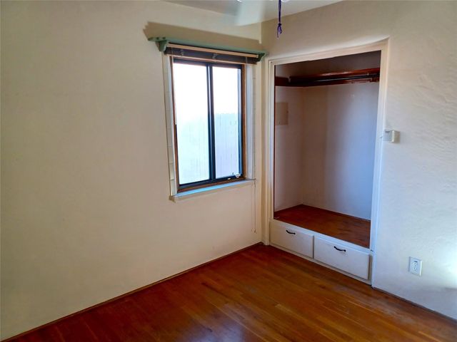 1833 Kiva Road, Santa Fe, NM 87505