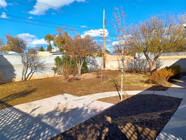 1833 Kiva Road, Santa Fe, NM 87505