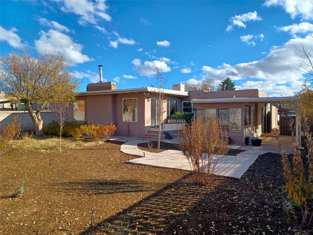 1833 Kiva Road, Santa Fe, NM 87505