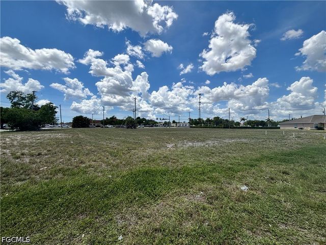 1204 SE 9th CT, Cape Coral, FL 33990