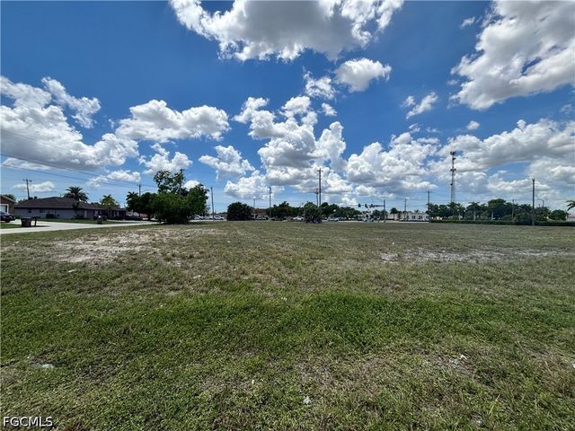 1204 SE 9th CT, Cape Coral, FL 33990